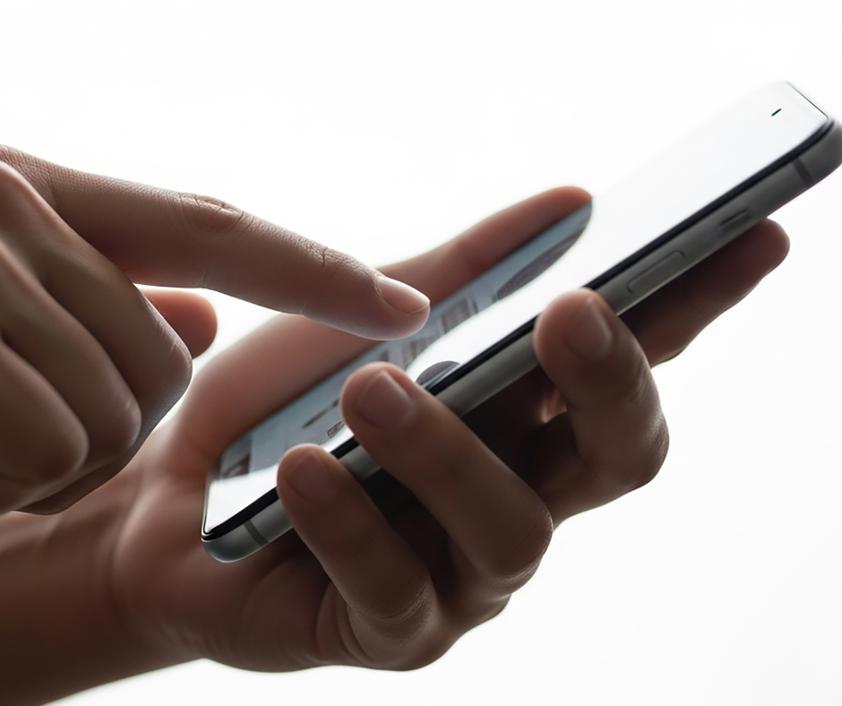 Immagine: cellulare sms truffa