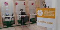 Sportelli con operatori del centro vaccinale Trento Fiere 