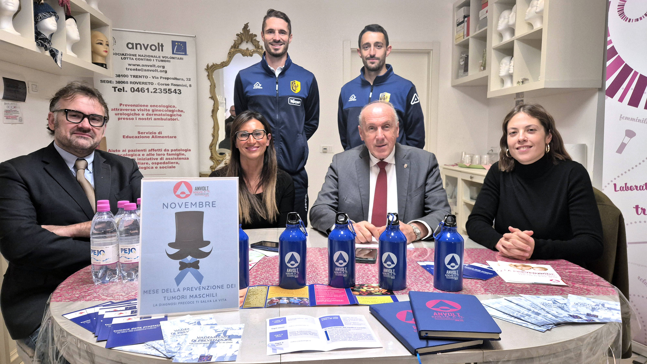 Immagine: Da sinistra a destra: Tommaso Cai, Elisa Zeni, Daniel Cappelletti, Giacomo Benedetti, Mario Tonina e Giulia Casonato