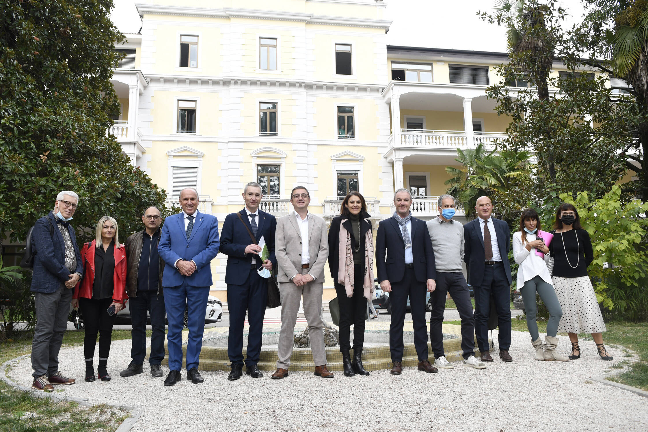 Immagine: GIUNTA PROVINCIALE IN VISITA AL CENTRO SANITARIO DI ARCO DELLE PALME