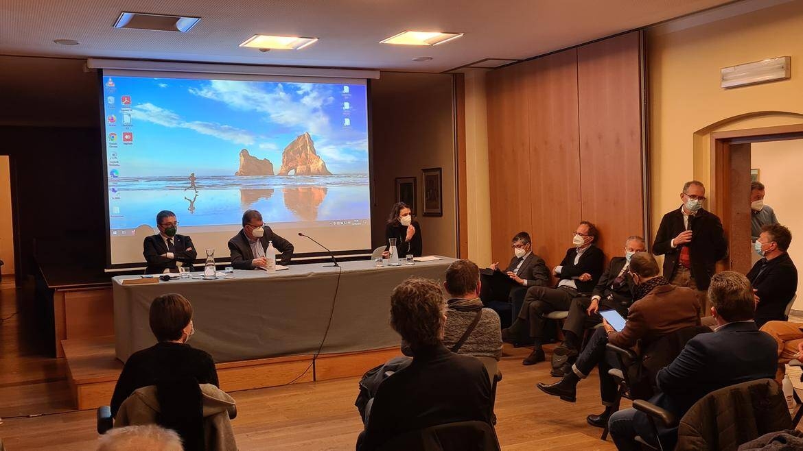 Immagine: Incontro dell’amministrazione provinciale con i rappresentanti istituzionali del territorio per il nuovo ospedale di Fiemme, Fassa e Cembra