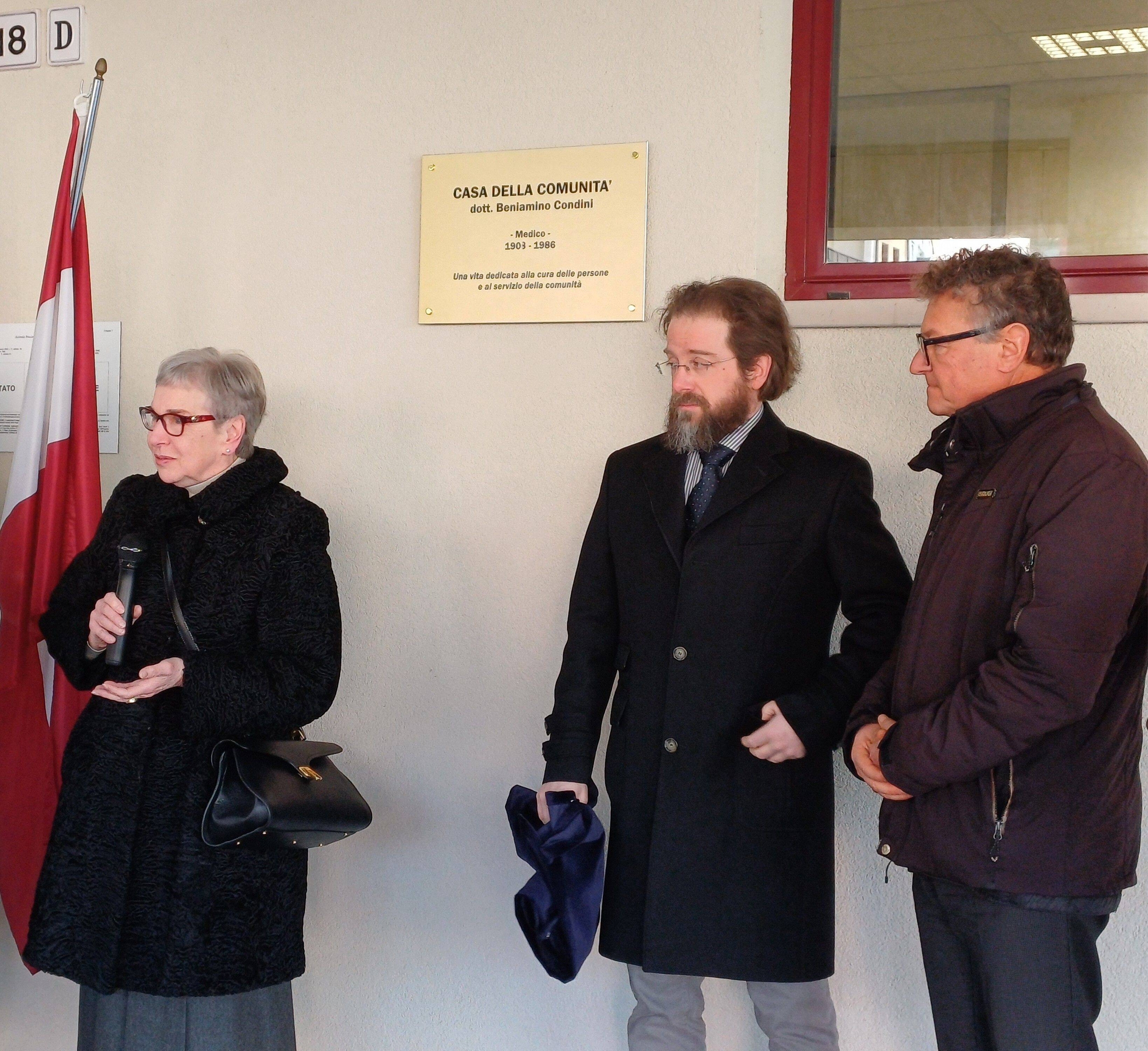 Immagine: Targa Beniamino Condini Casa comunità Rovereto 