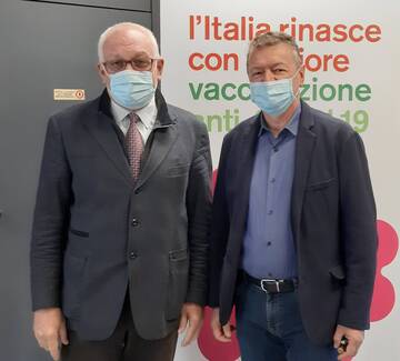 Vaccinazioni Covid: si parte con le quarte dosi agli over12