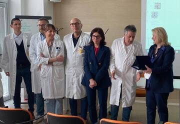 Protonterapia: la visita dell'ambasciatrice greca in Italia